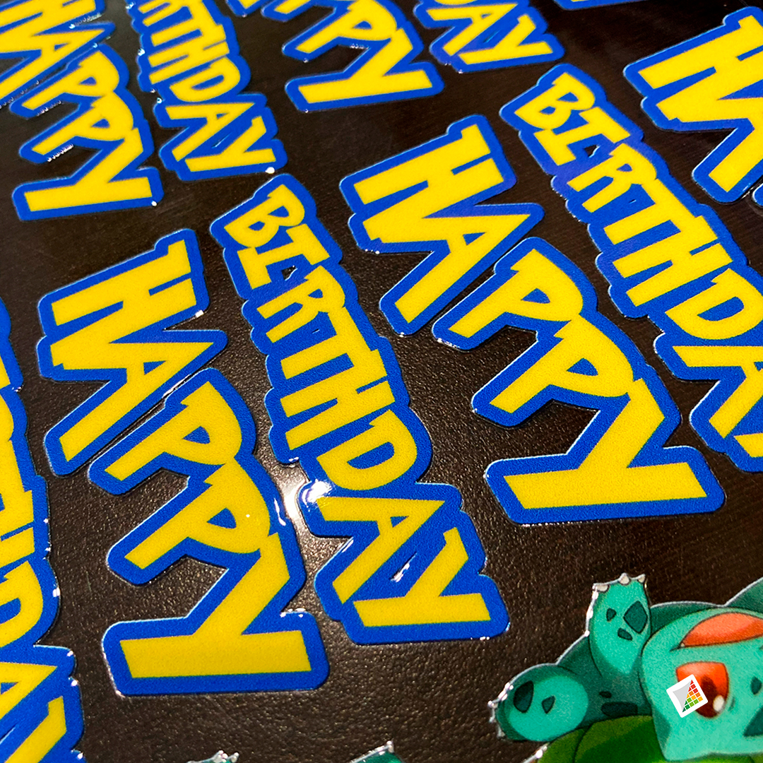 stickers dtf uv guadalajara 04 Impresión de textos y logotipos con barniz UV brillante sobre película DTF UV.
